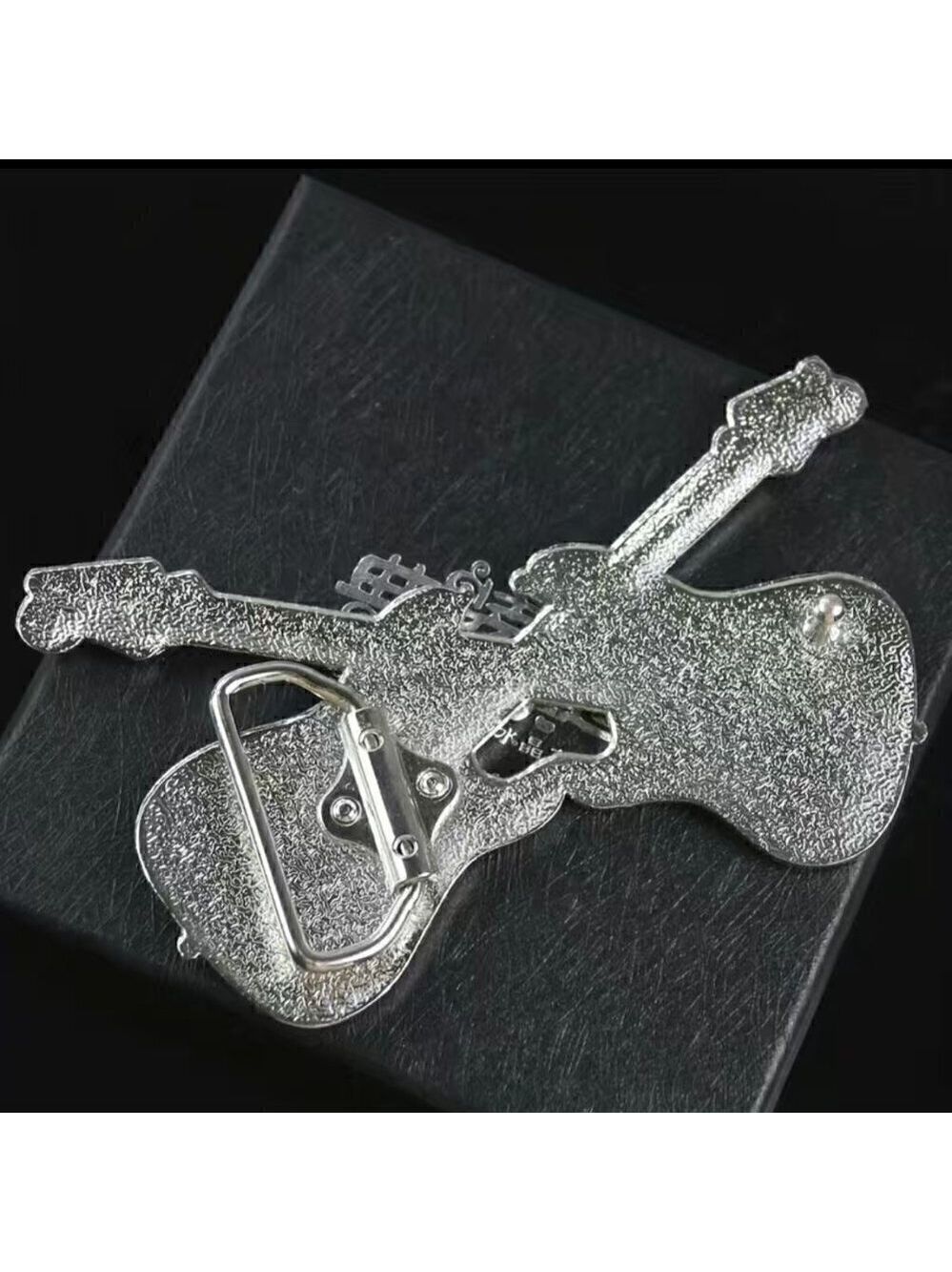 Double Guitar Rocker Belt Buckle - Picture 6 of 8